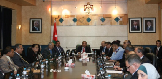 تطوير القطاع العام تعقد اجتماعا لتطوير الخدمات الحكومية وتبسيط اجراءاتها