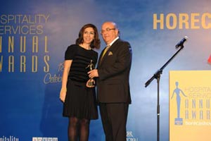 هوريكا 2011 يسلم جائزة تقديرية لوزيرالسياحة السابق زيد القسوس