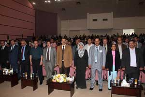 اشهار نادي خريجي جامعة آل البيت في حفل تكريم لاوائل الطلبة اشهار نادي خريجي جامعة آل البيت في حفل تكريم لاوائل الطلبة