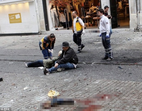 شاهد: لحظة تفجير شارع الاستقلال بمدينة اسطنبول التركية