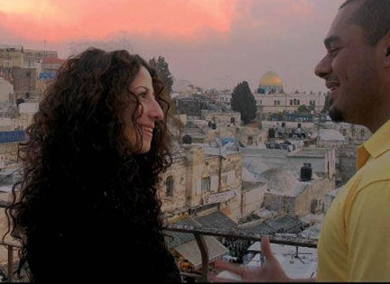 "عروسة القدس".. فيلم يجمع الدراما وواقع الحياة في البلدة القديمة! "عروسة القدس".. فيلم يجمع الدراما وواقع الحياة في البلدة القديمة!