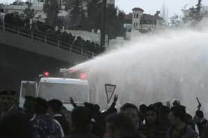 بيان 24 اذار يستنكر احالة 87  شابا إلى محكمة الجنايات  بتهمة مقاومة رجال الأمن 