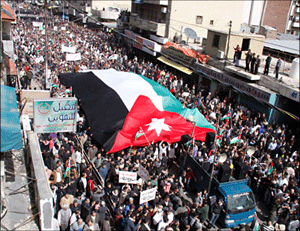 تجار يطالبون بمنع الاعتصامات التي تعطل اعمالهم 