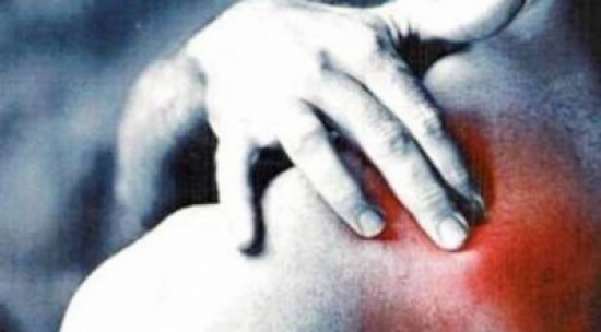 لا تهملوا ألم الكتف.. فمؤشراته خطيرة لا تهملوا ألم الكتف.. فمؤشراته خطيرة