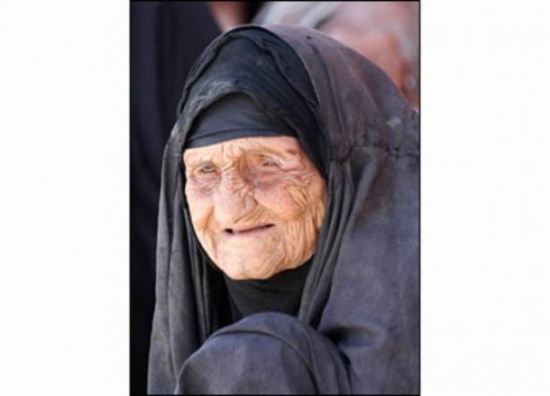 عجوز مريضة كتبت رسالة مؤثرة لإبنتها و ينبغي أن يقرأها الجميع! عجوز مريضة كتبت رسالة مؤثرة لإبنتها و ينبغي أن يقرأها الجميع!