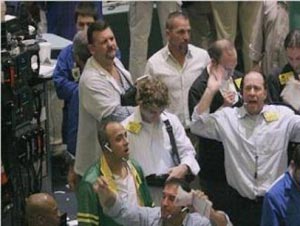 مصدر خليجي: السعودية مستعدة لضخ 12.5 مليون برميل يومياً إذا احتاجت السوق مصدر خليجي: السعودية مستعدة لضخ 12.5 مليون برميل يومياً إذا احتاجت السوق