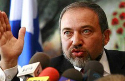 ليبرمان مجددا هجومه على العرب في إسرائيل: قاطعوا القائمة العربية