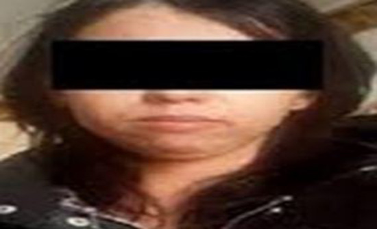 طفل يبلغ الشرطة عن أمه بعد مشاهدتها تمارس الرذيلة مع أحد الجيران بمقطع فيديو طفل يبلغ الشرطة عن أمه بعد مشاهدتها تمارس الرذيلة مع أحد الجيران بمقطع فيديو
