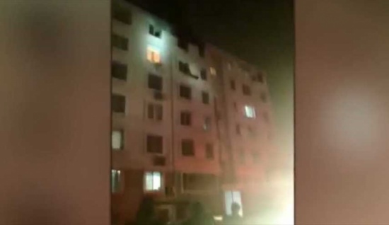 بالفيديو.. رجل إطفاء ينقذ امرأة قبل سقوطها من الدور السادس