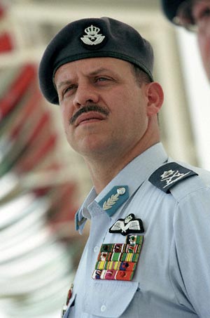 الامير فيصل يستقبل اللورد جون استور 