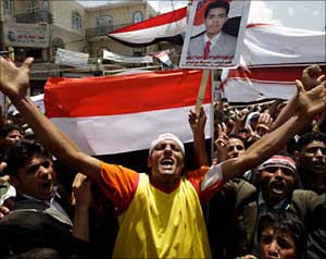 تواصل المظاهرات المطالبة بتنحي صالح 