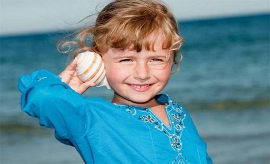 لماذا تسمع صوت المحيط عند وضع صدفة على أذنك؟