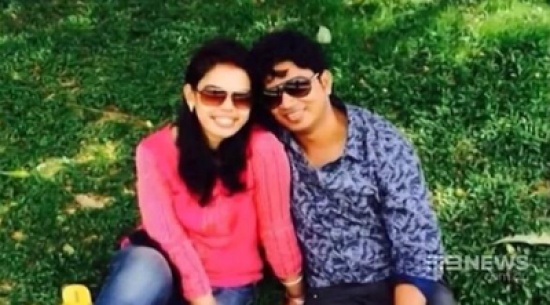 رجل يسقط من الطابق الثالث أثناء حديثه مع زوجته على الهاتف