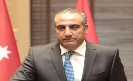 الشواربة يشدد على أهمية التعامل مع المواطن بكل مصداقية وشفافية الشواربة يشدد على أهمية التعامل مع المواطن بكل مصداقية وشفافية