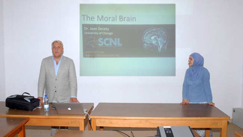 الجامعة الهاشمية تعمل على بناء علاقة تعاون مؤسسي مع جامعة شيكاغو الأمريكية الجامعة الهاشمية تعمل على بناء علاقة تعاون مؤسسي مع جامعة شيكاغو الأمريكية