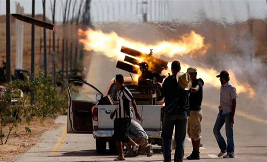 ليبيا: قذيفة تقتل عائلة كاملة بعد تجدد الاشتباكات في طرابلس ليبيا: قذيفة تقتل عائلة كاملة بعد تجدد الاشتباكات في طرابلس