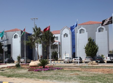 افتتاح مهرجان العودة الى القراءة في جامعة ال البيت