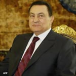 مبارك يدخل المستشفى في شرم الشيخ لتفادي جلبه للتحقيق في القاهرة