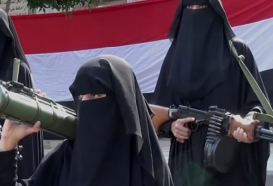 شاهد: صورة مثيرة لنساء حوثيات ..ماذا يفعلن في الجبال ؟؟ شاهد: صورة مثيرة لنساء حوثيات ..ماذا يفعلن في الجبال ؟؟
