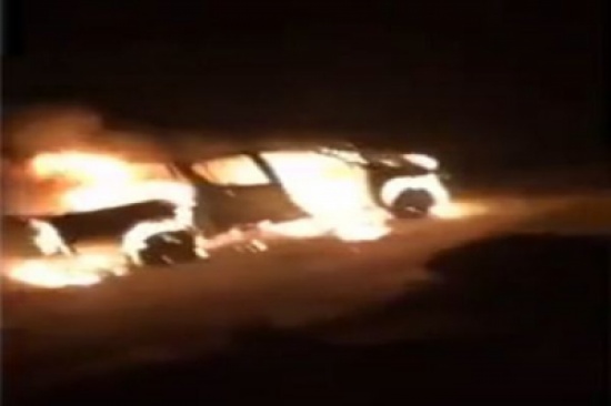 شاهد... احتراق سيارة بسبب شاحن جوال