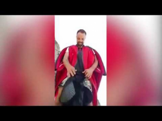 “فيديو”: شاب إيطالي يوثق لحظة مقتله أثناء محاولته الطيران من أعلى جبال الألب “فيديو”: شاب إيطالي يوثق لحظة مقتله أثناء محاولته الطيران من أعلى جبال الألب