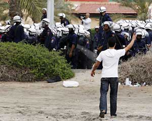 اعتقالات ووفاة جديدة بالبحرين 