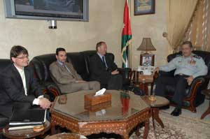 الدفاع المدني يبحث سبل التعاون المشترك مع الجانب السويسري  