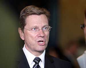 بمؤتمر مجموعة اتصال ليبيا بالدوحة :بحث تمويل المعارضة الليبية و مواقف متباينة بشأن تسليح ثوار ليبيا 