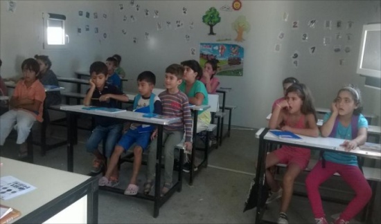 تجاذبات حول دمج أطفال اللاجئين بمدارس اليونان تجاذبات حول دمج أطفال اللاجئين بمدارس اليونان
