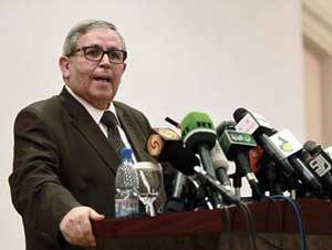 وزراء خارجية الناتو إلى برلين لبحث أزمة ليبيا.. وكلينتون تدين "فظاعات" القذافي