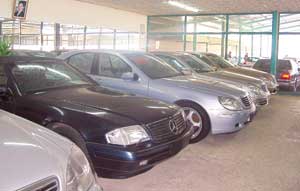 اعتصام مفتوح لنقابة العاملين في قطاع تاجير السيارات السياحية 