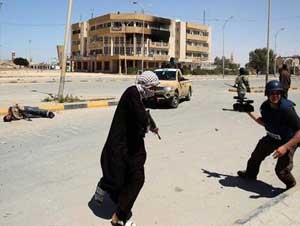 هجوم صاروخي للقوات الليبية على مصراتة يوقع 8 قتلى و20 مصابا