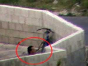 الغارديان: الأمن السوري استهدف جنوداً لرفضهم قتل المتظاهرين