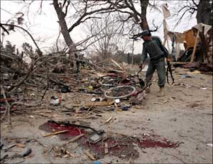 3 قتلى في هجوم انتحاري بأفغانستان 