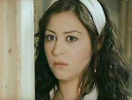 منة شلبي تنفي مشاركتها في "صمت" ايناس الدغيدي!