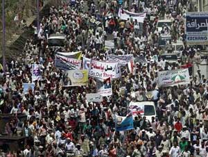 المعارضة اليمنية ترفض المبادرة الخليجية وتمهل الرئيس أسبوعين