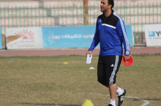 ميدو يأمر لاعبي الزمالك بالتدرب تحت اضواء السيارات! ميدو يأمر لاعبي الزمالك بالتدرب تحت اضواء السيارات!