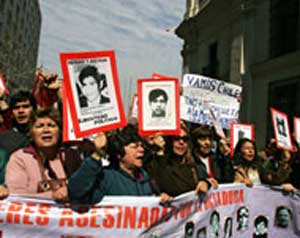 استخراج جثة رئيس تشيلي أليندي    