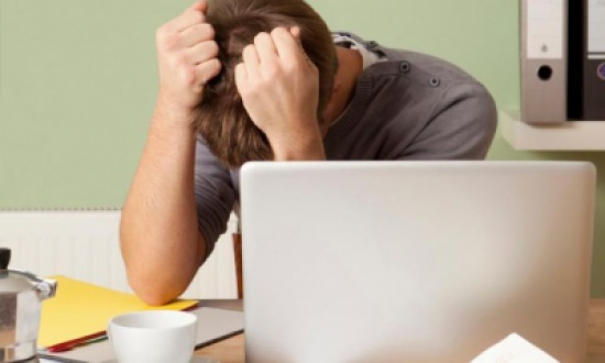 العمل من المنزل مضرّ بالصحة العمل من المنزل مضرّ بالصحة