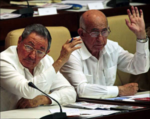 كوبا تمهد لتحديد فترة حكم زعمائها 