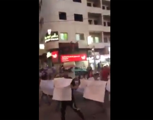 بالفيديو: مظاهرة في الضفة الغربية تطالب برحيل محمود عباس بالفيديو: مظاهرة في الضفة الغربية تطالب برحيل محمود عباس