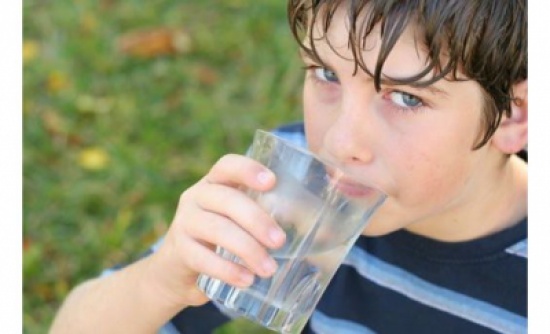 استخلاص العرق من الملابس وتحويله لماء شرب!!