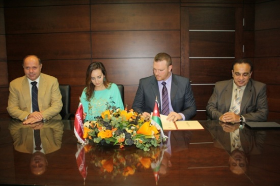 تمكين طلبة جامعة الشرق الاوسط من دراسة ماجستير أعمال أميركي