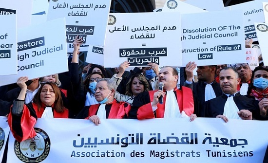 قضاة تونس يواصلون التصعيد قضاة تونس يواصلون التصعيد