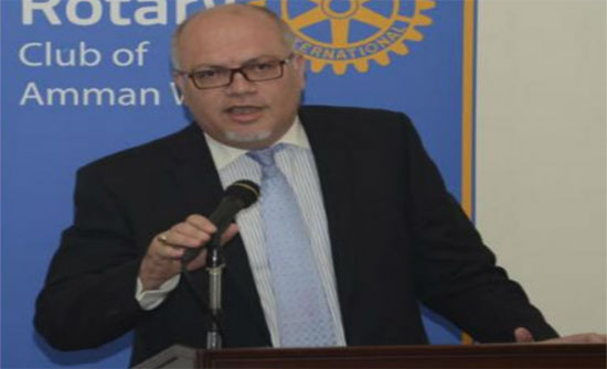 وزير الأشغال وأمين عام الديوان الملكي يتفقدان مشروع نادي المتقاعدين في معان