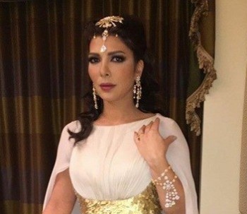 أصالة تسافر وحيدة: "سأشتاق لعائلتي" أصالة تسافر وحيدة: "سأشتاق لعائلتي"