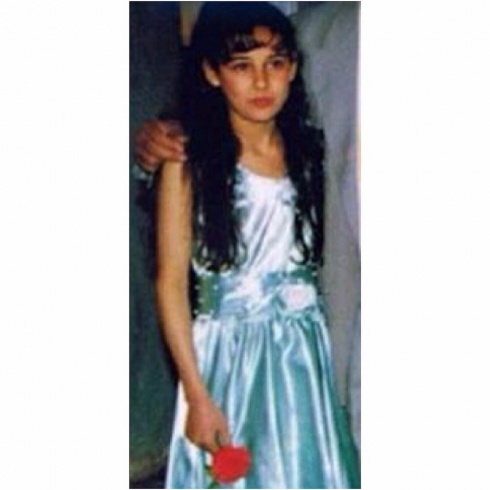 بالصورة - خمنّوا هذه الطفلة أي نجمة عربية وجميلة أصبحت؟! بالصورة - خمنّوا هذه الطفلة أي نجمة عربية وجميلة أصبحت؟!