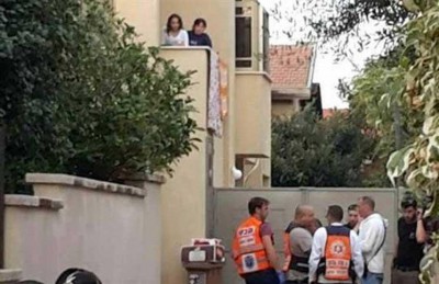 اصابة إسرائيليين اثنين بعملية طعن في وسط إسرائيل واعتقال منفذها اصابة إسرائيليين اثنين بعملية طعن في وسط إسرائيل واعتقال منفذها