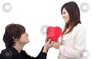 النساء يُفضّلن الرجال.. الأصغر سناً