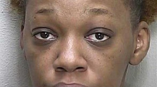 أمريكية تترك طفلتها تختنق وحيدة في المنزل